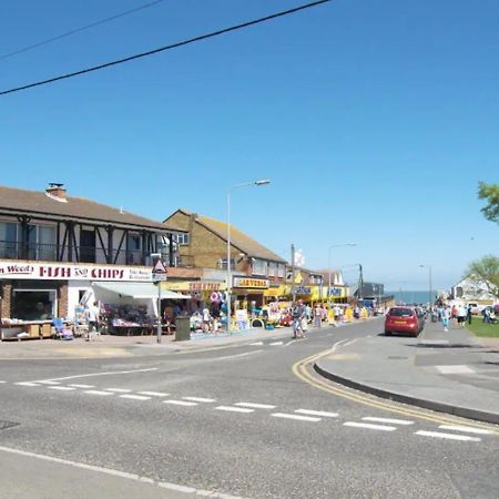 2 Bedroom Caravan With Sea Views Eastchurch 外观 照片