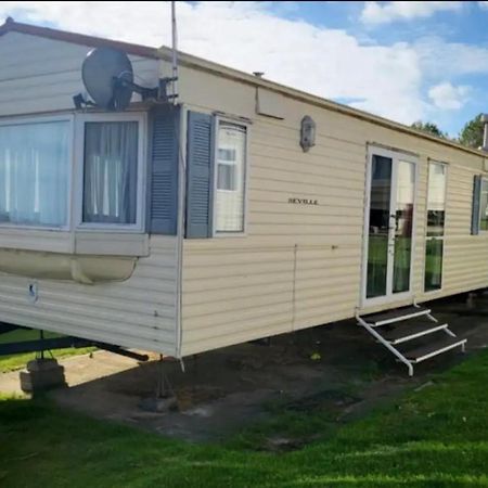 2 Bedroom Caravan With Sea Views Eastchurch 外观 照片