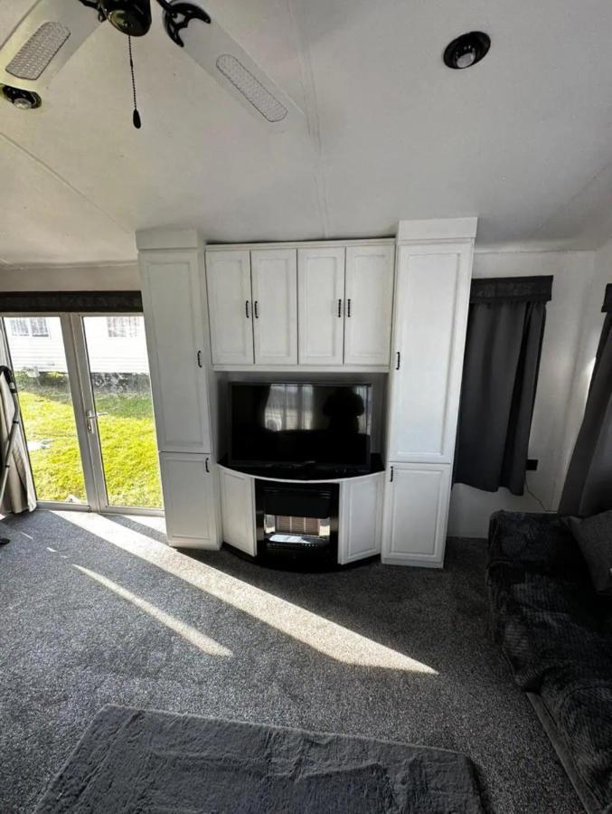 2 Bedroom Caravan With Sea Views Eastchurch 外观 照片