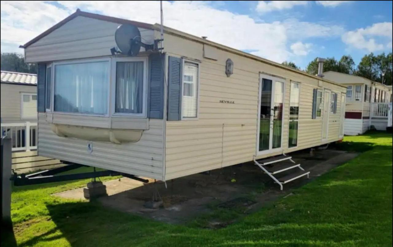 2 Bedroom Caravan With Sea Views Eastchurch 外观 照片