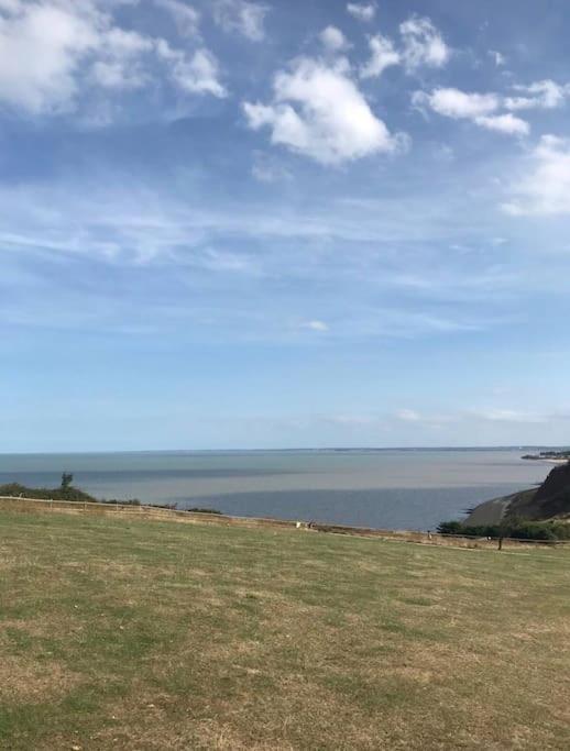 2 Bedroom Caravan With Sea Views Eastchurch 外观 照片