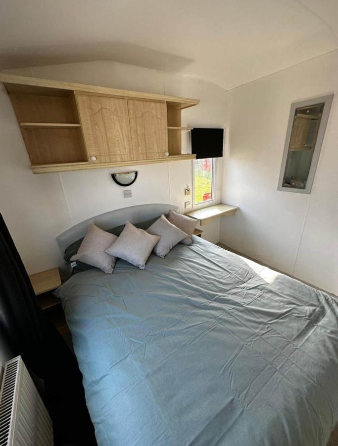 2 Bedroom Caravan With Sea Views Eastchurch 外观 照片